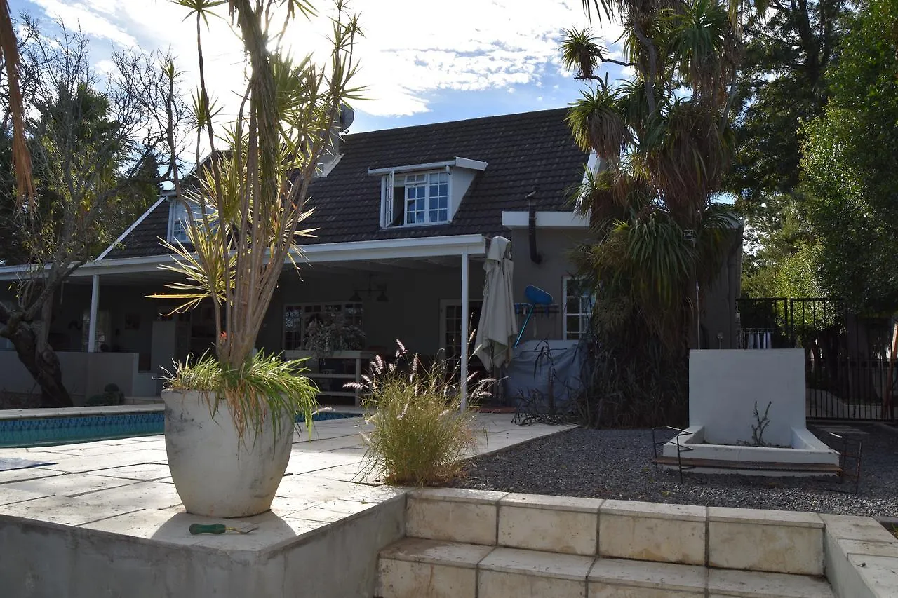 Almond Cottage Bed & Breakfast Somerset West