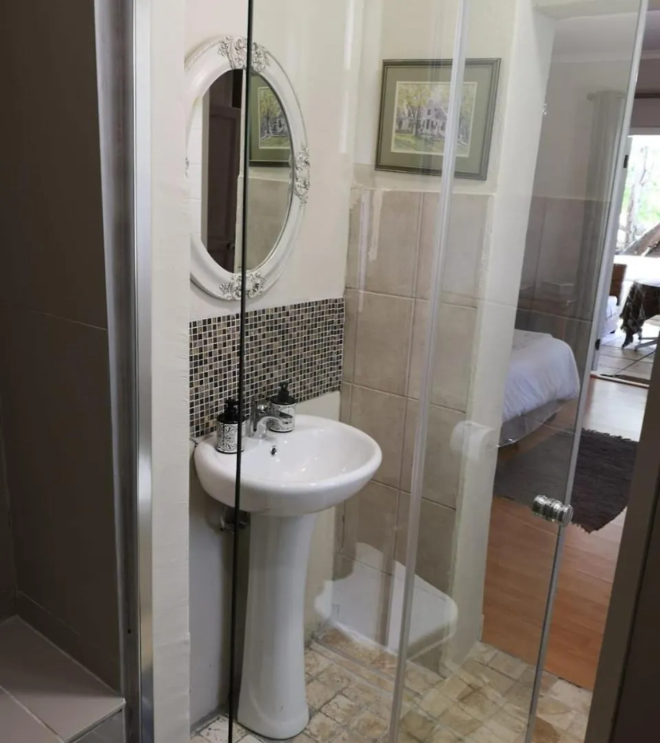 Almond Cottage Bed & Breakfast Somerset West 0*,  Südafrika