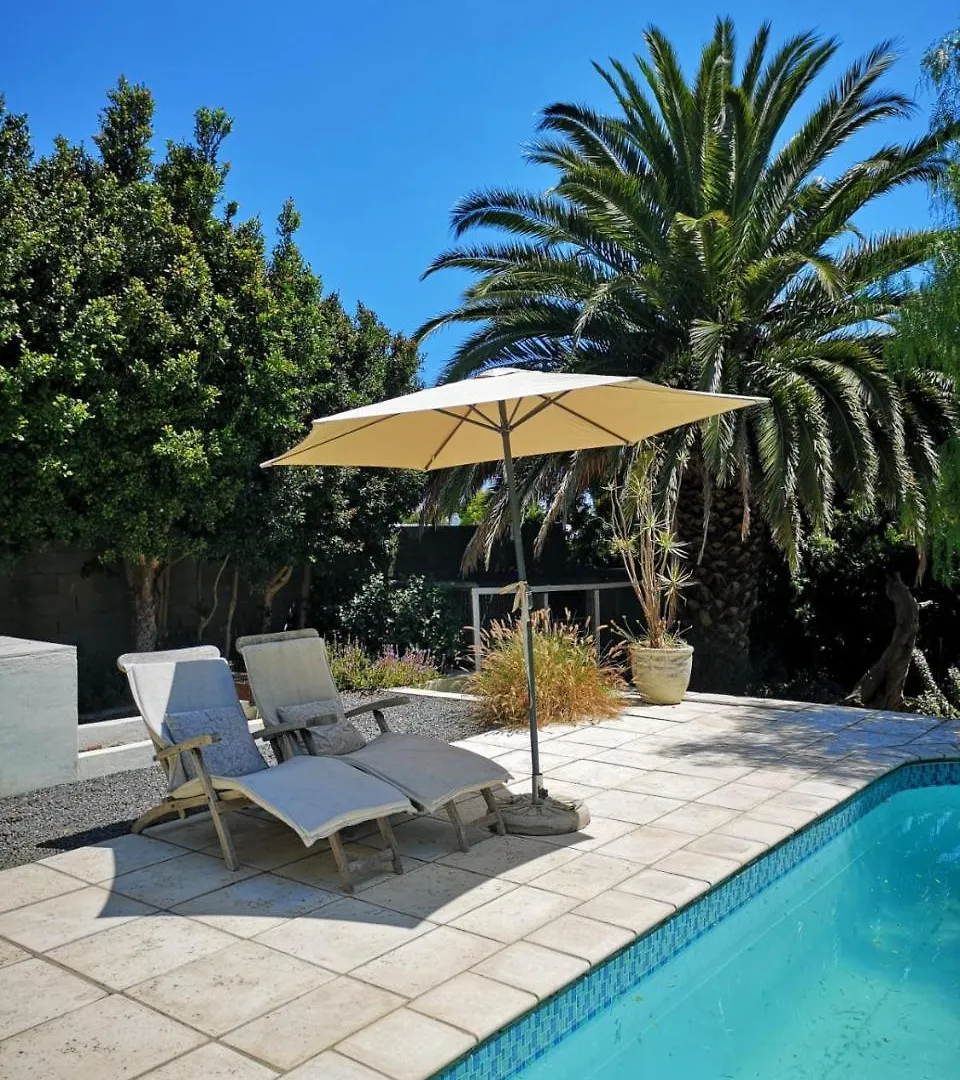 Almond Cottage Bed & Breakfast Somerset West