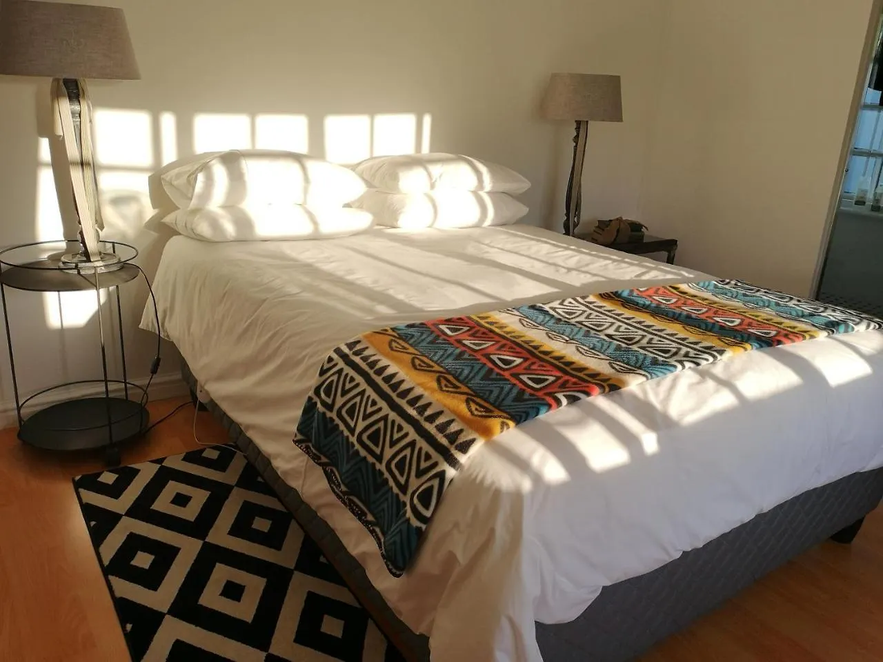 Almond Cottage Bed & Breakfast Somerset West